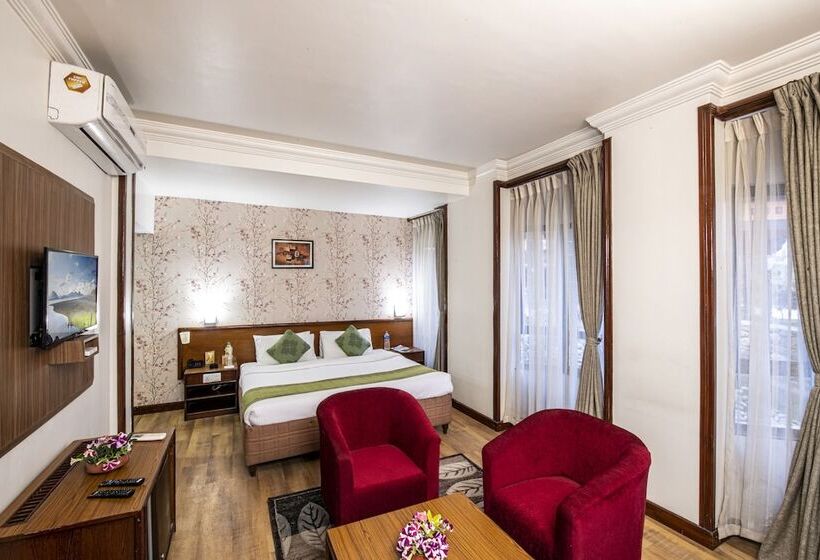 هتل Nirvana By Luxury International