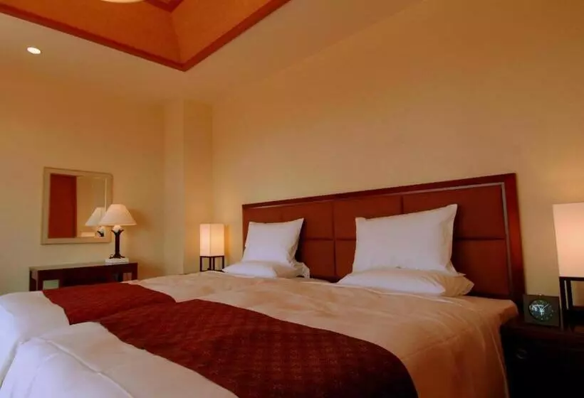 Отель Shigira Bayside Suite Allamanda