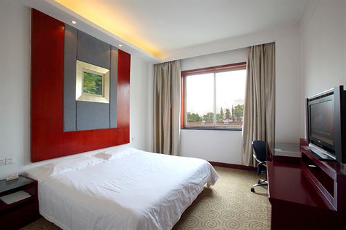 Отель St.rich Yijia