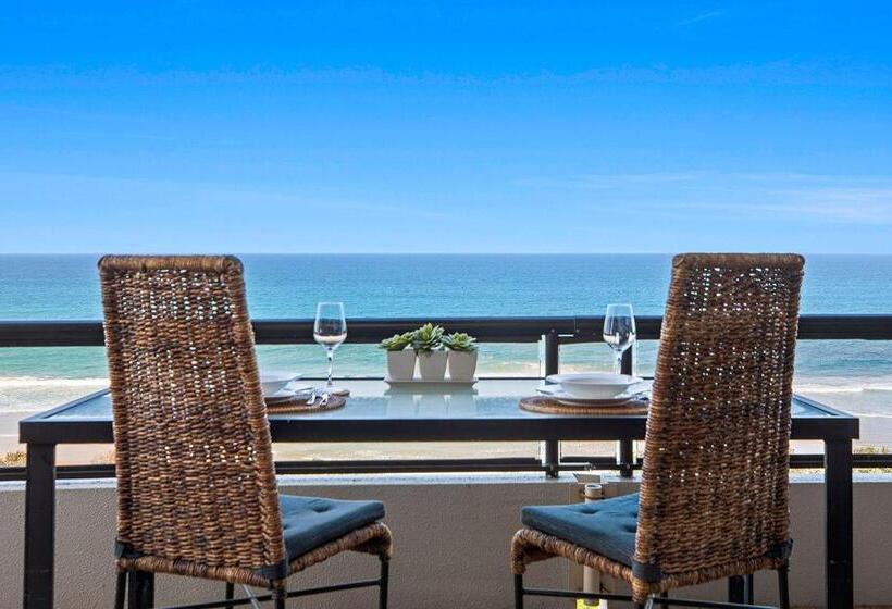 Pacific Towers Beach Resort