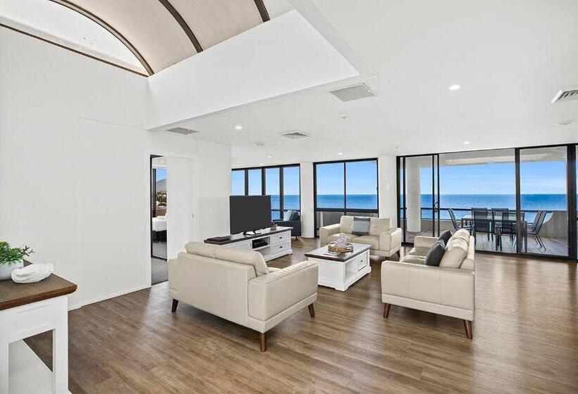 Pacific Towers Beach Resort