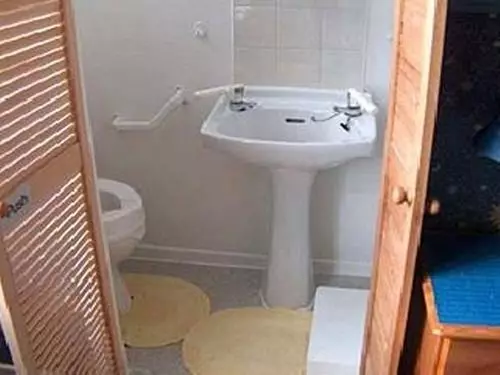 Pensió Dewolf Guest House