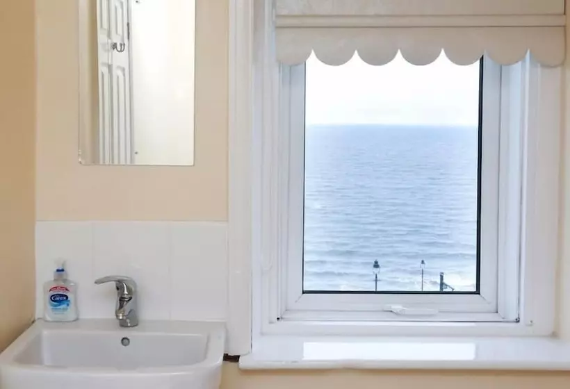 ペンション Riviera Guesthouse