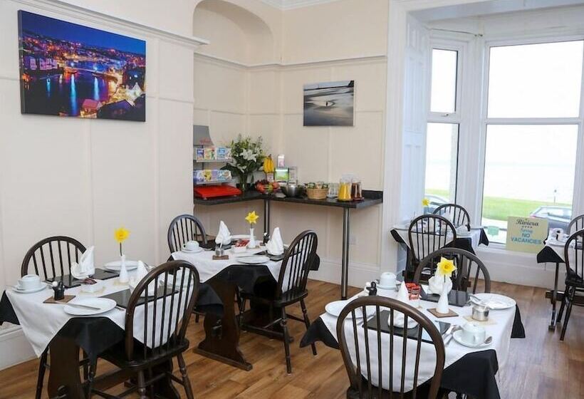 ペンション Riviera Guesthouse