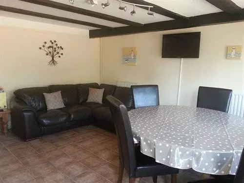 펜션 Whitehouse Holiday Lettings