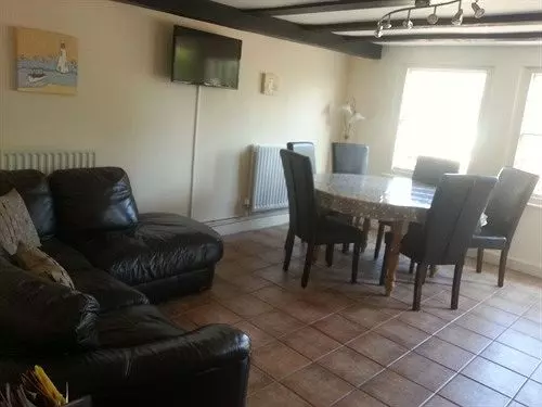 펜션 Whitehouse Holiday Lettings