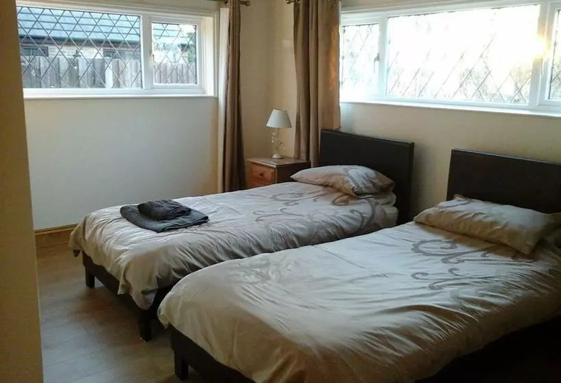 펜션 Whitehouse Holiday Lettings