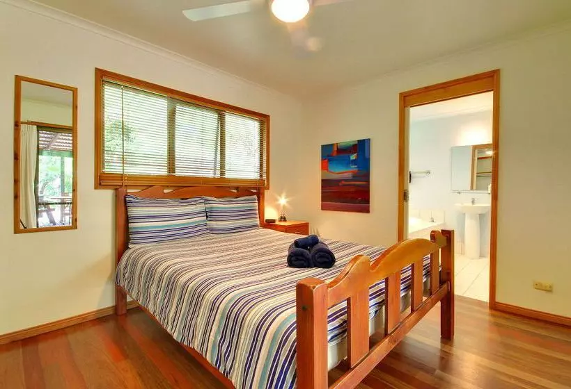 Planula Bed & Breakfast Retreat