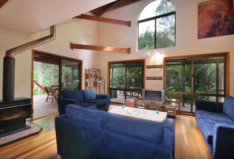 Planula Bed & Breakfast Retreat