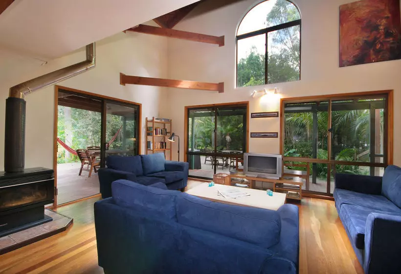 Planula Bed & Breakfast Retreat