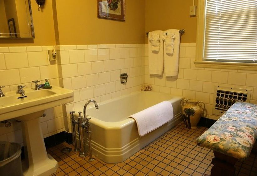 The Robertshaw Country House Bed & Breakfast