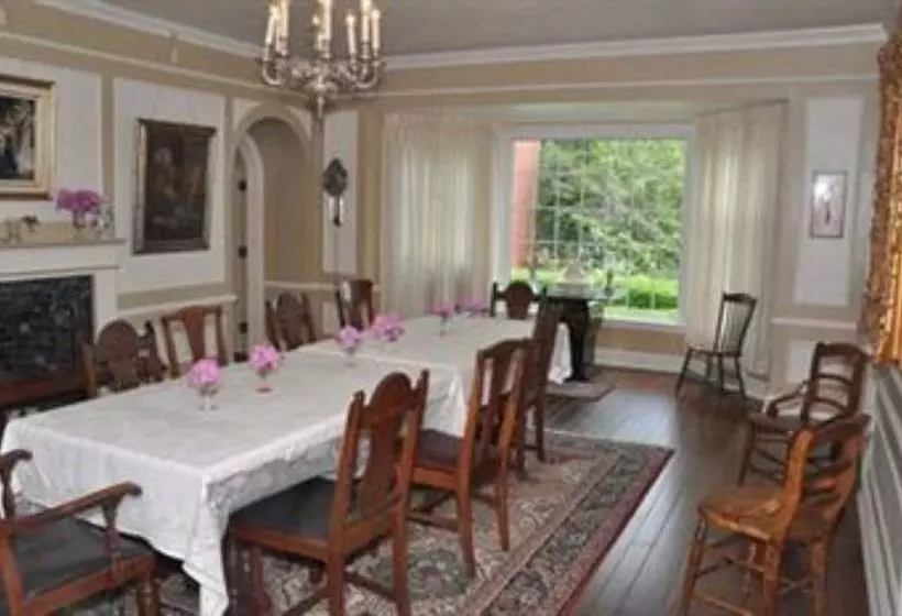 The Robertshaw Country House Bed & Breakfast