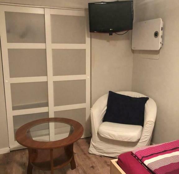 הוסטל Tanie Pokoje Blisko Lotniska