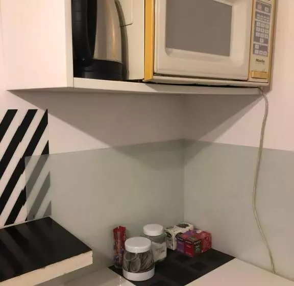 Retkeilymaja Tanie Pokoje Blisko Lotniska