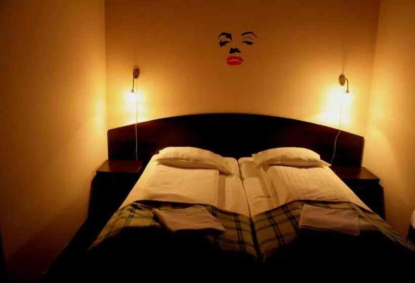 Retkeilymaja Zajazd U Sosny