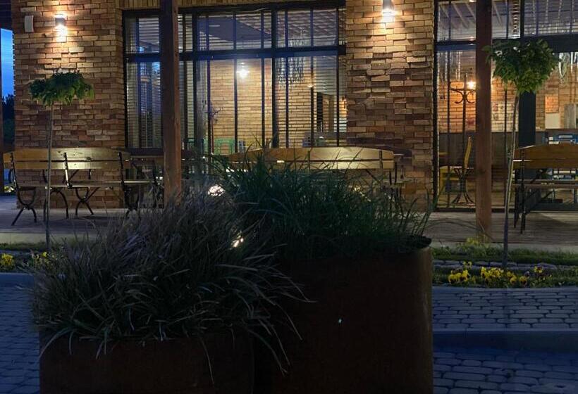 הוסטל Zajazd W Białej