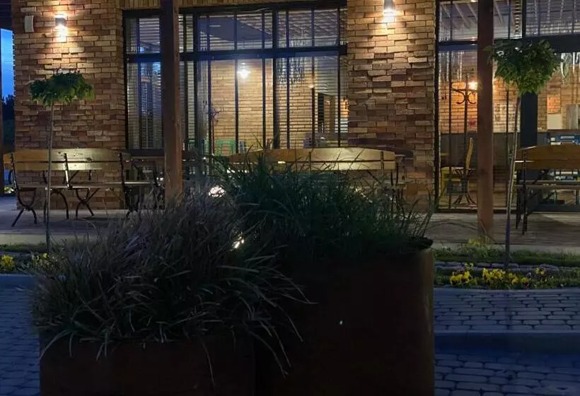 Retkeilymaja Zajazd W Białej