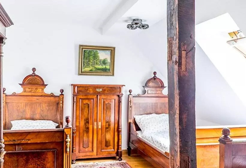 Aamiaismajoitus (B&B) Dwór Gogolewo Nad Wartą