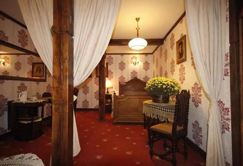 Aamiaismajoitus (B&B) Kiermusy Dworek Nad łąkami