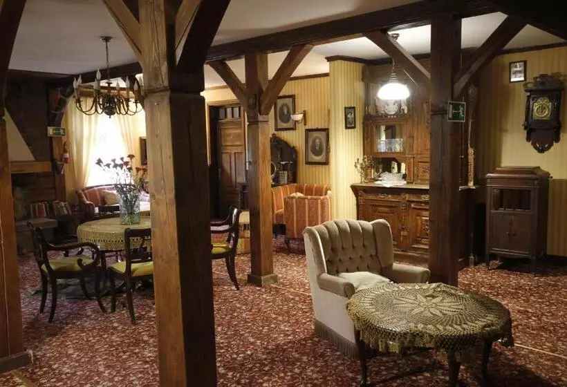 Aamiaismajoitus (B&B) Kiermusy Dworek Nad łąkami