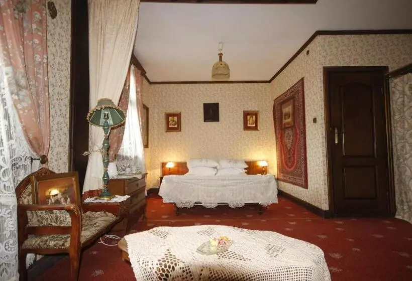 Aamiaismajoitus (B&B) Kiermusy Dworek Nad łąkami