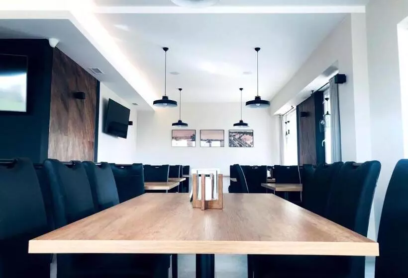 ベッドアンドブレックファースト Przystanek Roszków  Noclegi I Restauracja