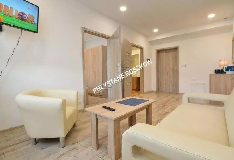 ベッドアンドブレックファースト Przystanek Roszków  Noclegi I Restauracja