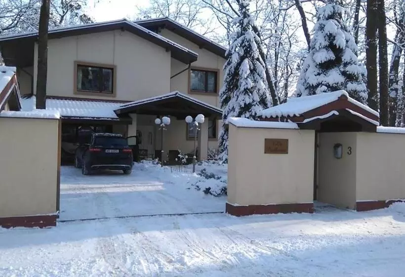 ベッドアンドブレックファースト Villa Podkowa