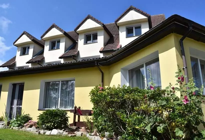 Aamiaismajoitus (B&B) Willa Białe Piaski