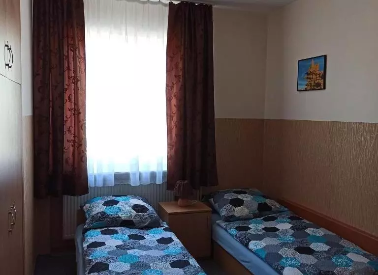 هاستل Noclegi Słodki Sen 1