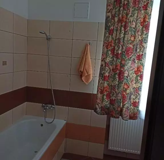 هاستل Noclegi Słodki Sen 1