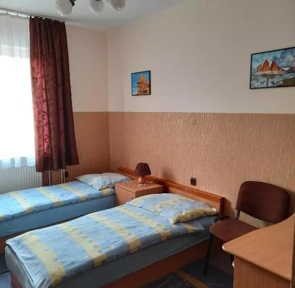 هاستل Noclegi Słodki Sen 1