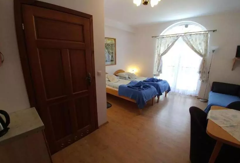 Hotelli Dworek Słoneczko