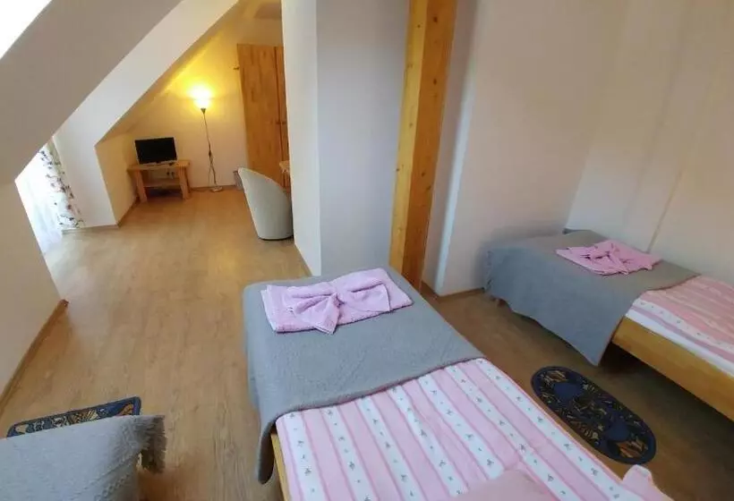 Hotelli Dworek Słoneczko
