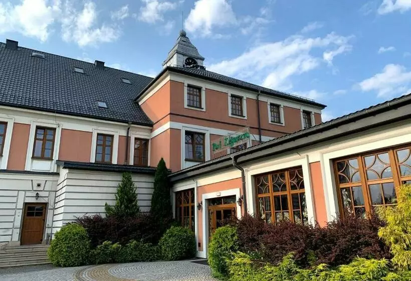 Hotelli Rezydencja Pod Zegarem