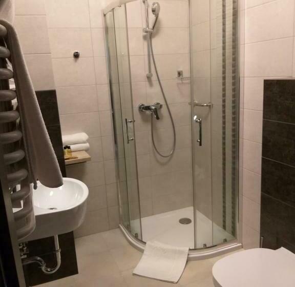 ホテル Weranda åopuszno