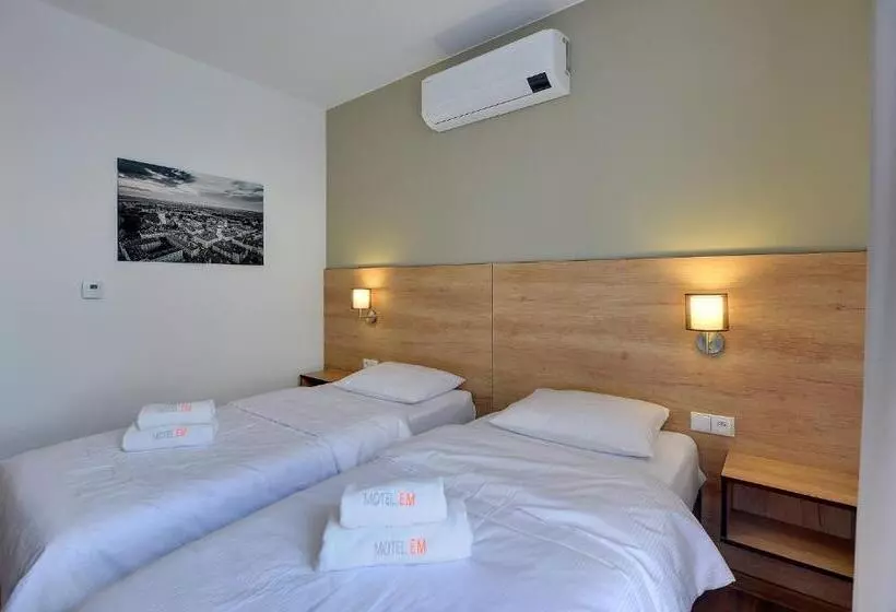 Motelli Nocleg Em
