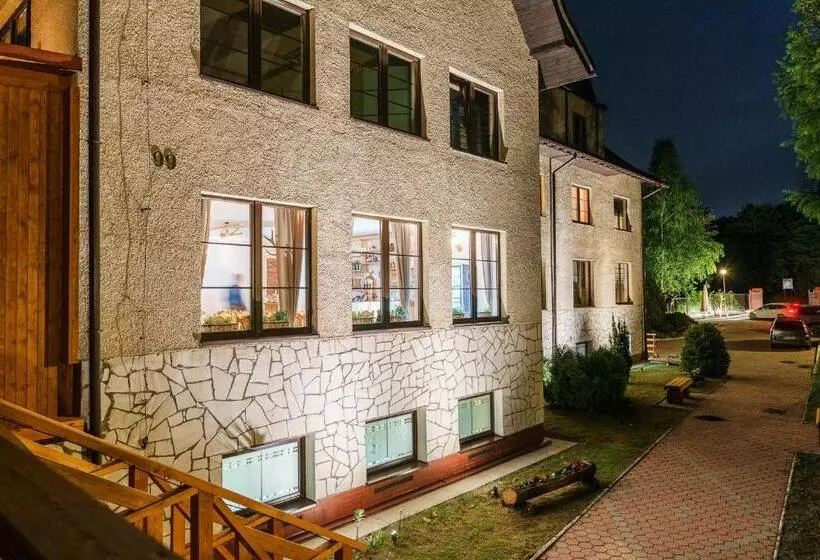 ペンション Złoty Jeleń Restauracja I Dom Gościnny