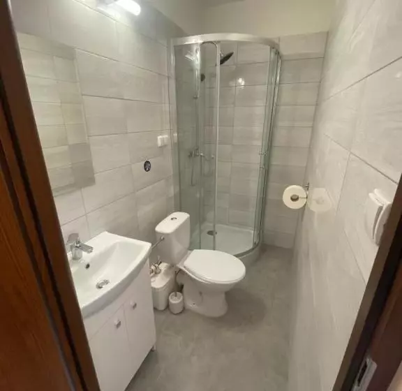 Pensjonat & Restauracja Lustrzany Zakątek