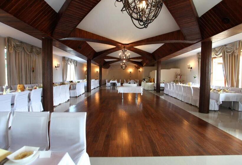 Schronisko Gościniec Pod Strzechą