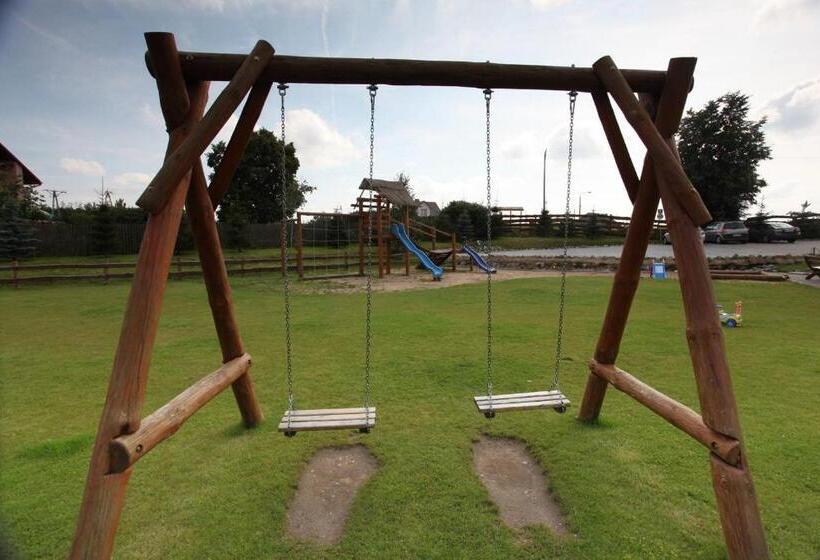 Schronisko Gościniec Pod Strzechą