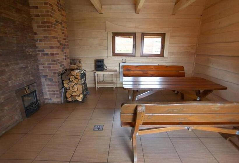 Schronisko Gościniec Pod Strzechą