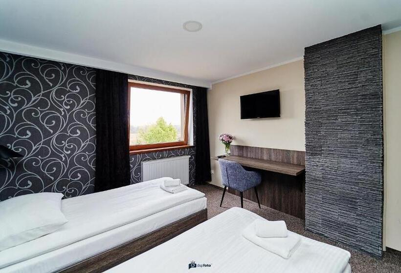 Schronisko Gościniec Pod Strzechą