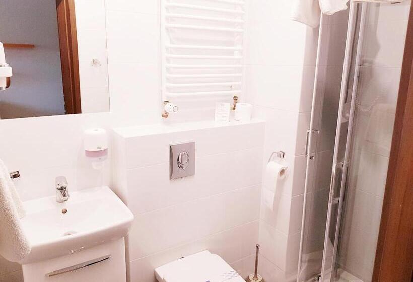 호스텔 I Restauracja Pod Skałą Jasło