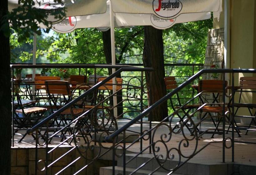 호스텔 I Restauracja Pod Skałą Jasło