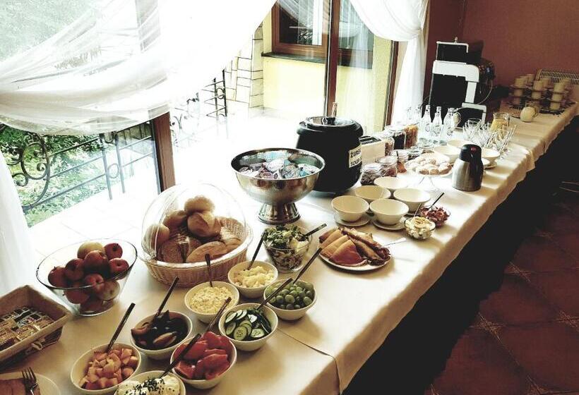 호스텔 I Restauracja Pod Skałą Jasło