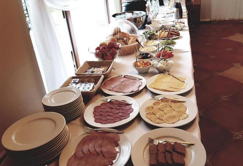 호스텔 I Restauracja Pod Skałą Jasło