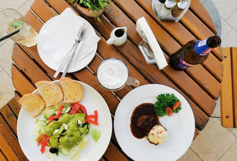 호스텔 I Restauracja Pod Skałą Jasło