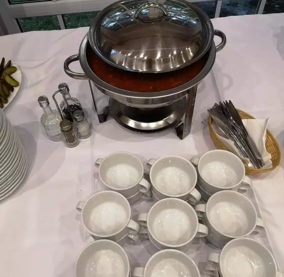 Retkeilymaja Pokoje Hotelowe Nad Jeziorem Jelen