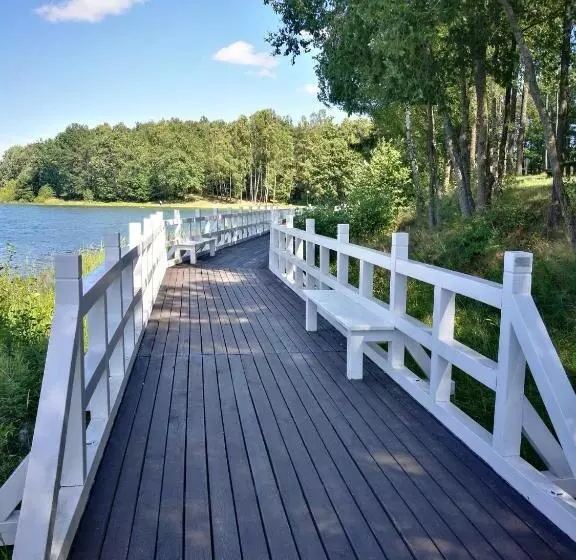 Retkeilymaja Pokoje Hotelowe Nad Jeziorem Jelen